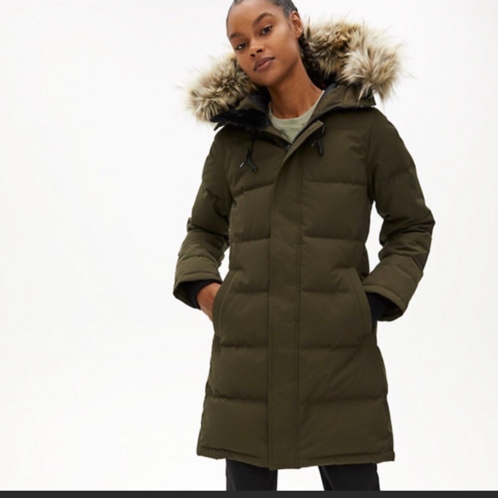 Aritzia TNA St. Anton Parka Green XXS
